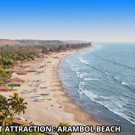 Oyo 22056 Arambol Plaza Beach Resort Buitenkant foto
