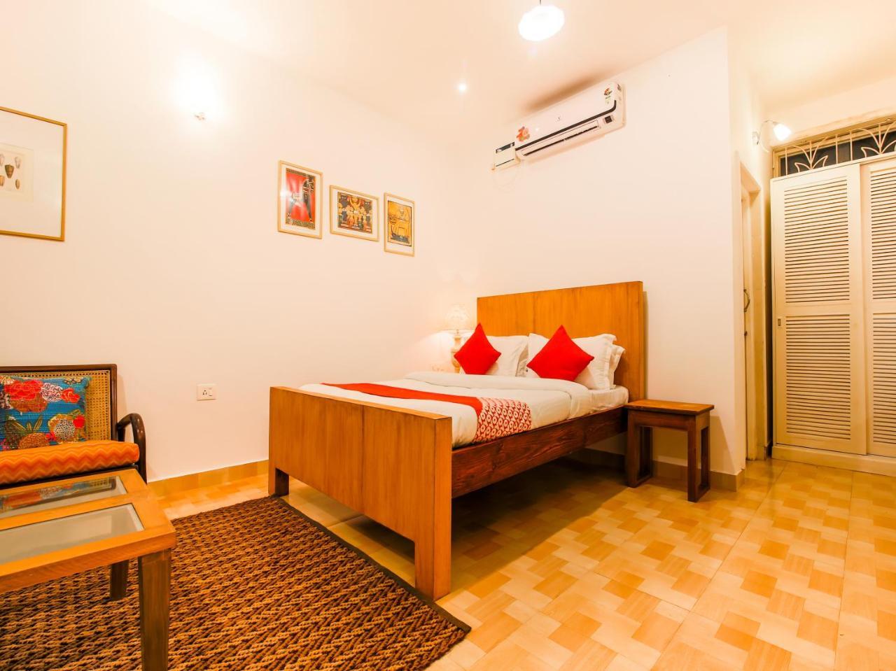 Oyo 22056 Arambol Plaza Beach Resort Buitenkant foto