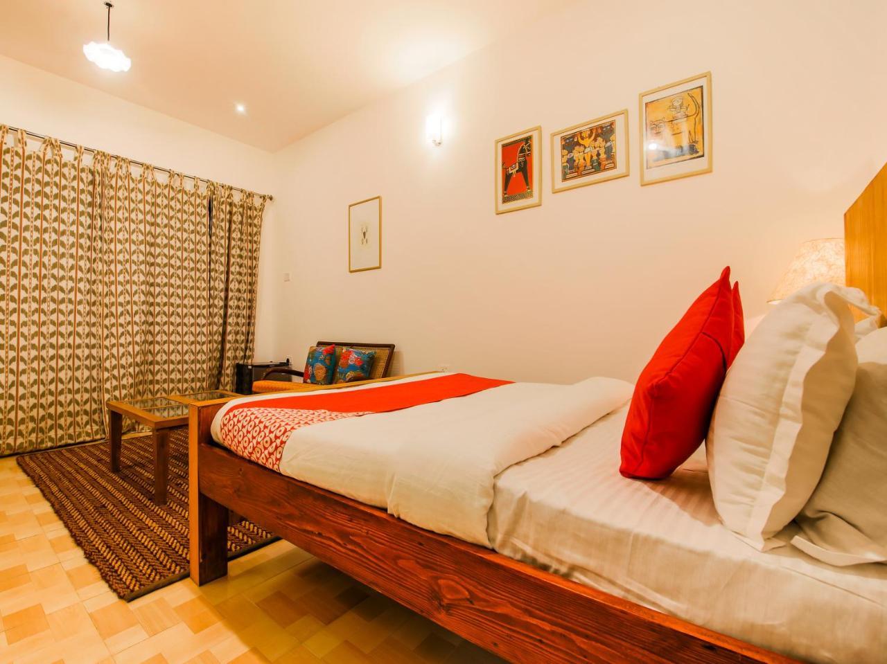 Oyo 22056 Arambol Plaza Beach Resort Buitenkant foto