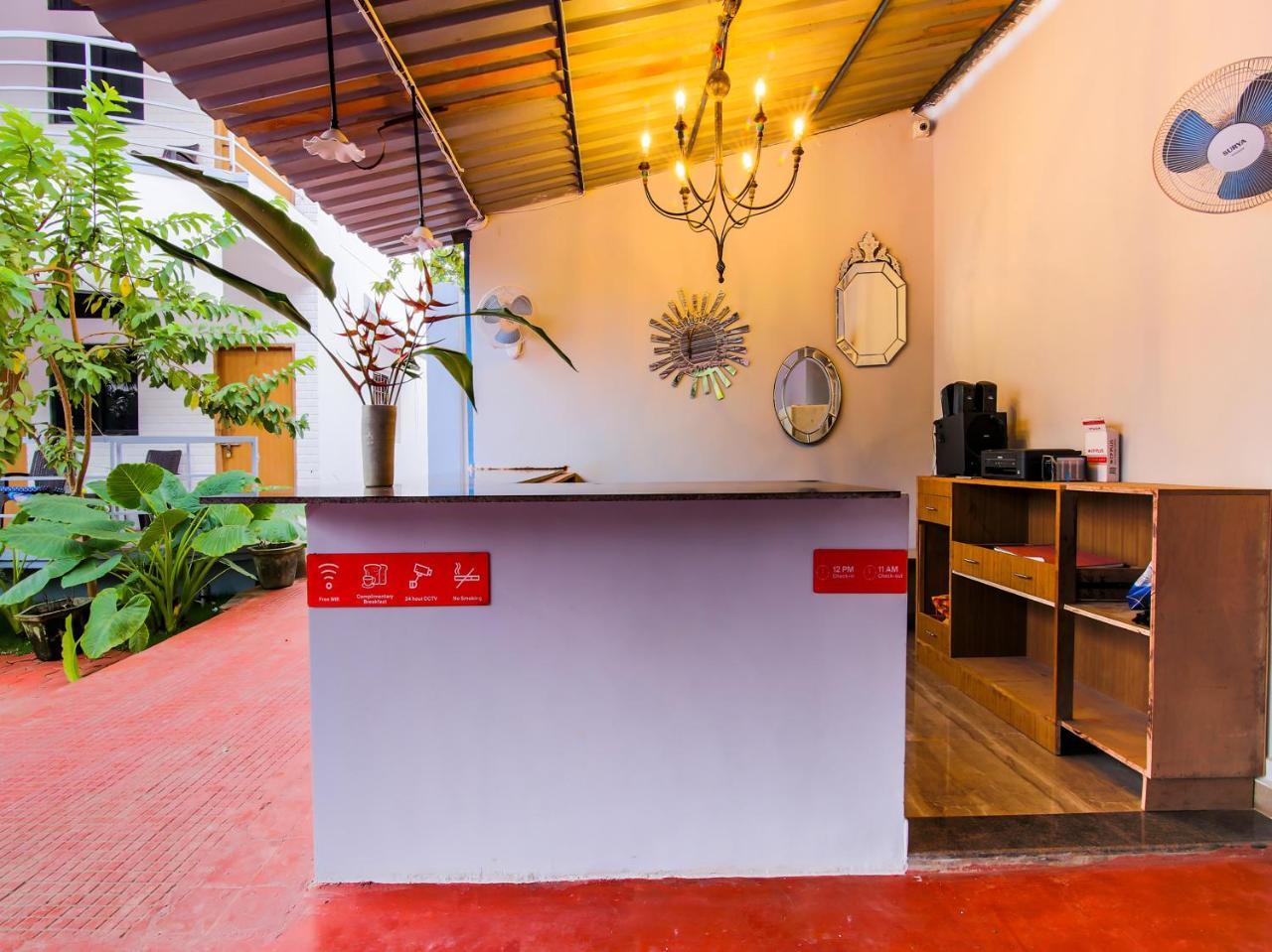 Oyo 22056 Arambol Plaza Beach Resort Buitenkant foto